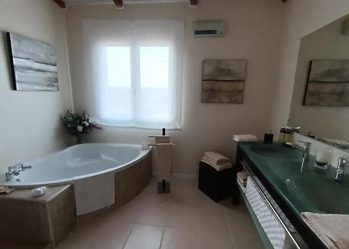 Le Charme Des Bastides Alojamento de Acomodação e Pequeno-almoço