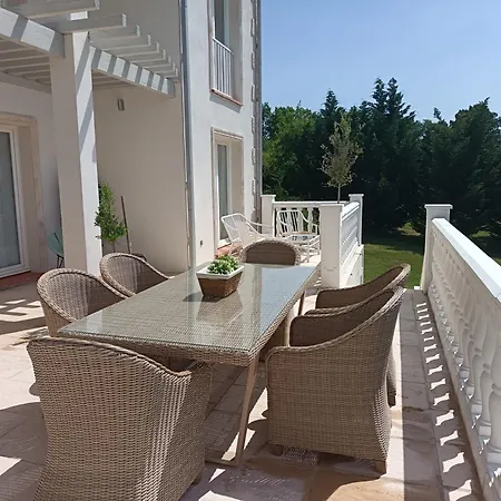 Le Charme Des Bastides 3* Castelnau-de-Montmiral